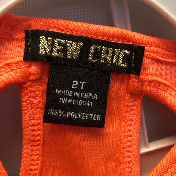 New Chic scuba knit short set, neon coral, 2T - Picture 4 of 7